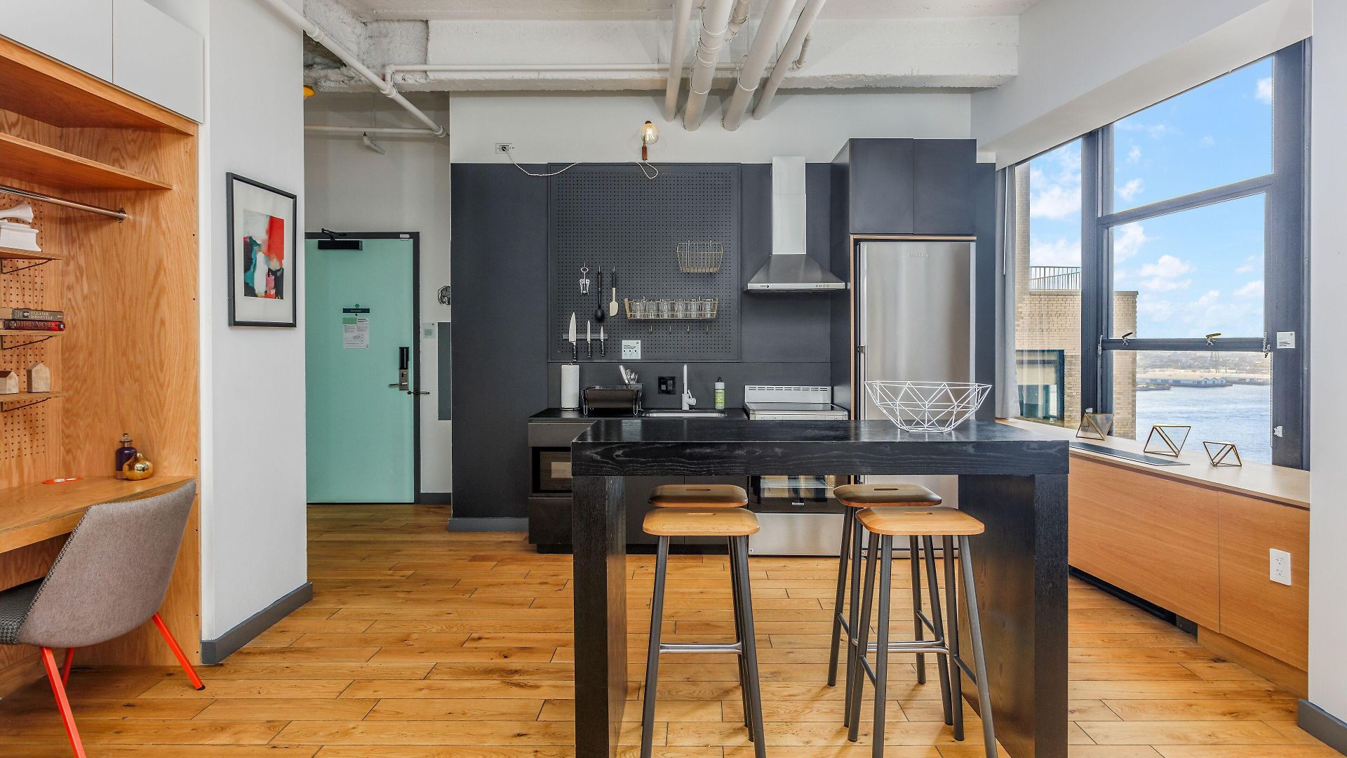 Placemakr Street Aparthotel