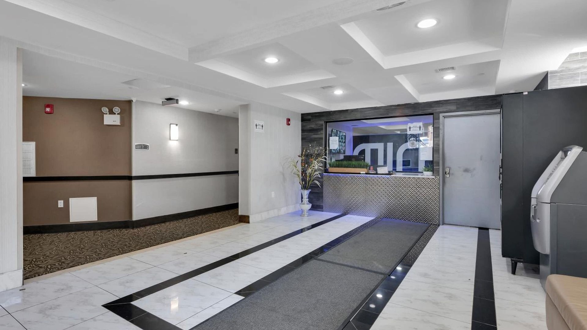 Mint Jfk Airport Hotel 3*