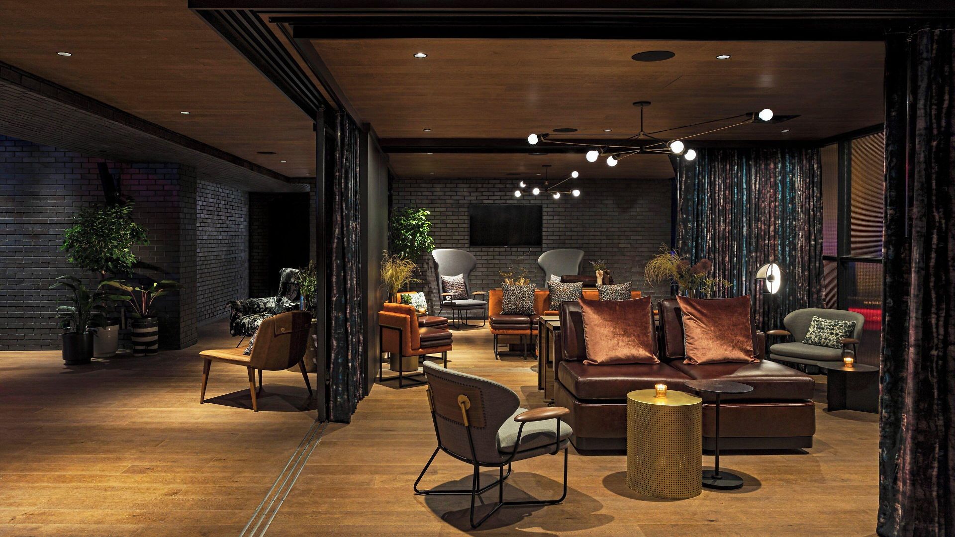 Moxy Nyc East Village Hotel New York