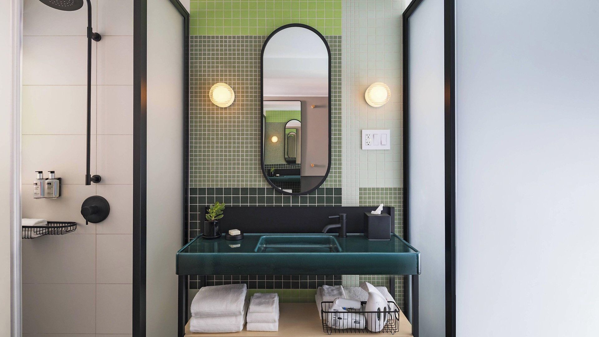 Moxy Nyc East Village Hotel 3*