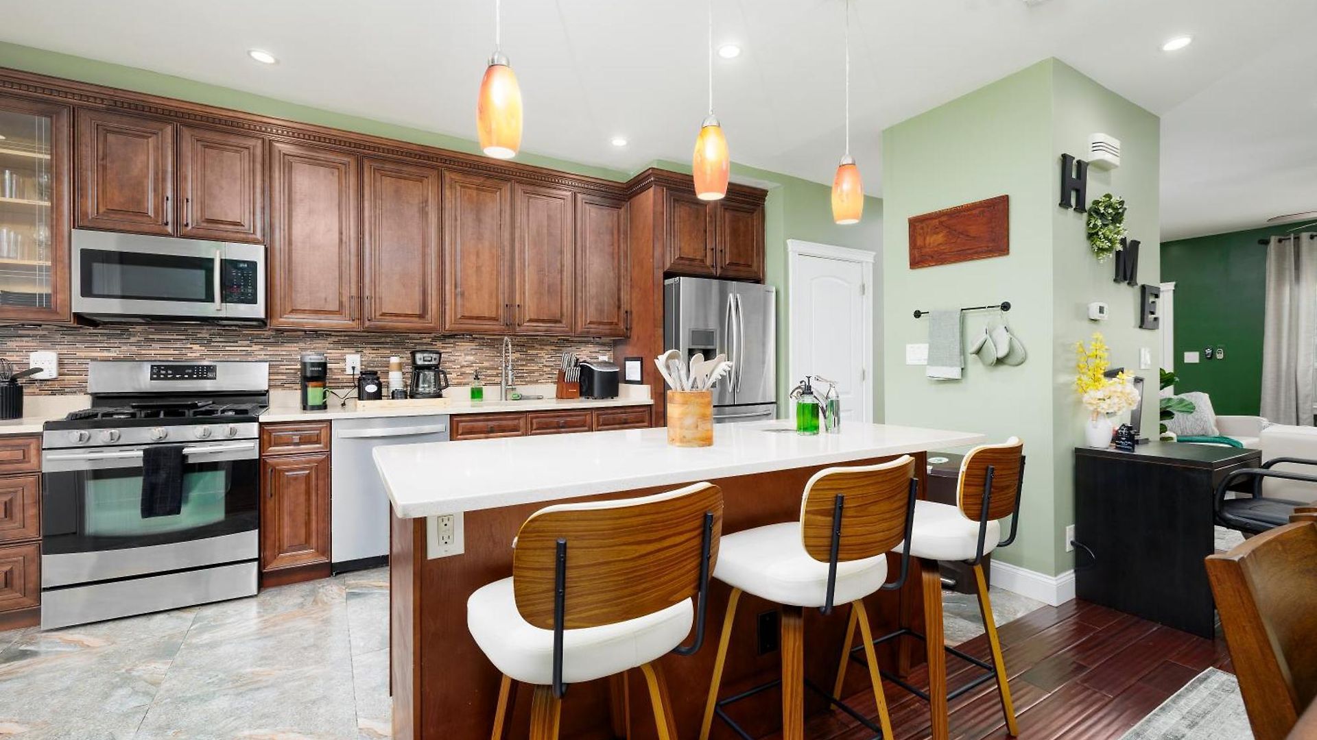 The Oasis Duplex 12 Minutes Away From Jfk Holiday home New York