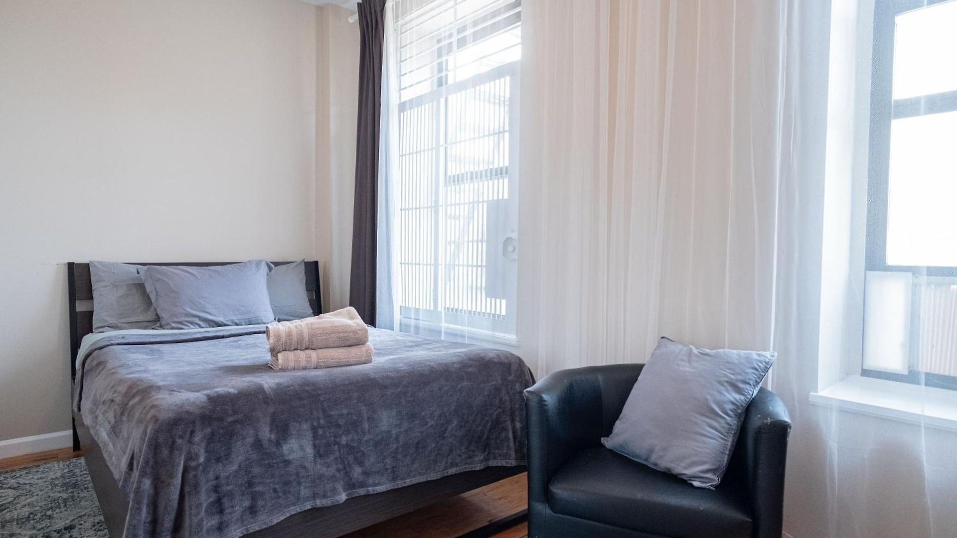 Apartment 3br Two Blocks To Park Elevator, Laundry, Virtual Doorman *