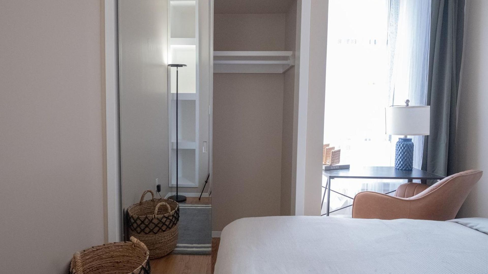 Sunlit 2br Park North Elevator & Laundry * New York