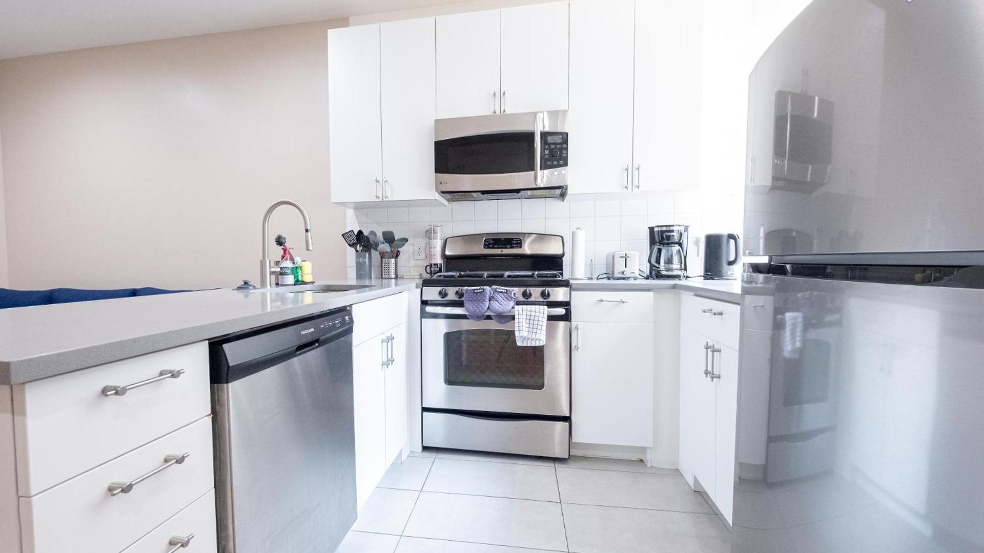 Apartment 3br Two Blocks To Park Elevator, Laundry, Virtual Doorman *