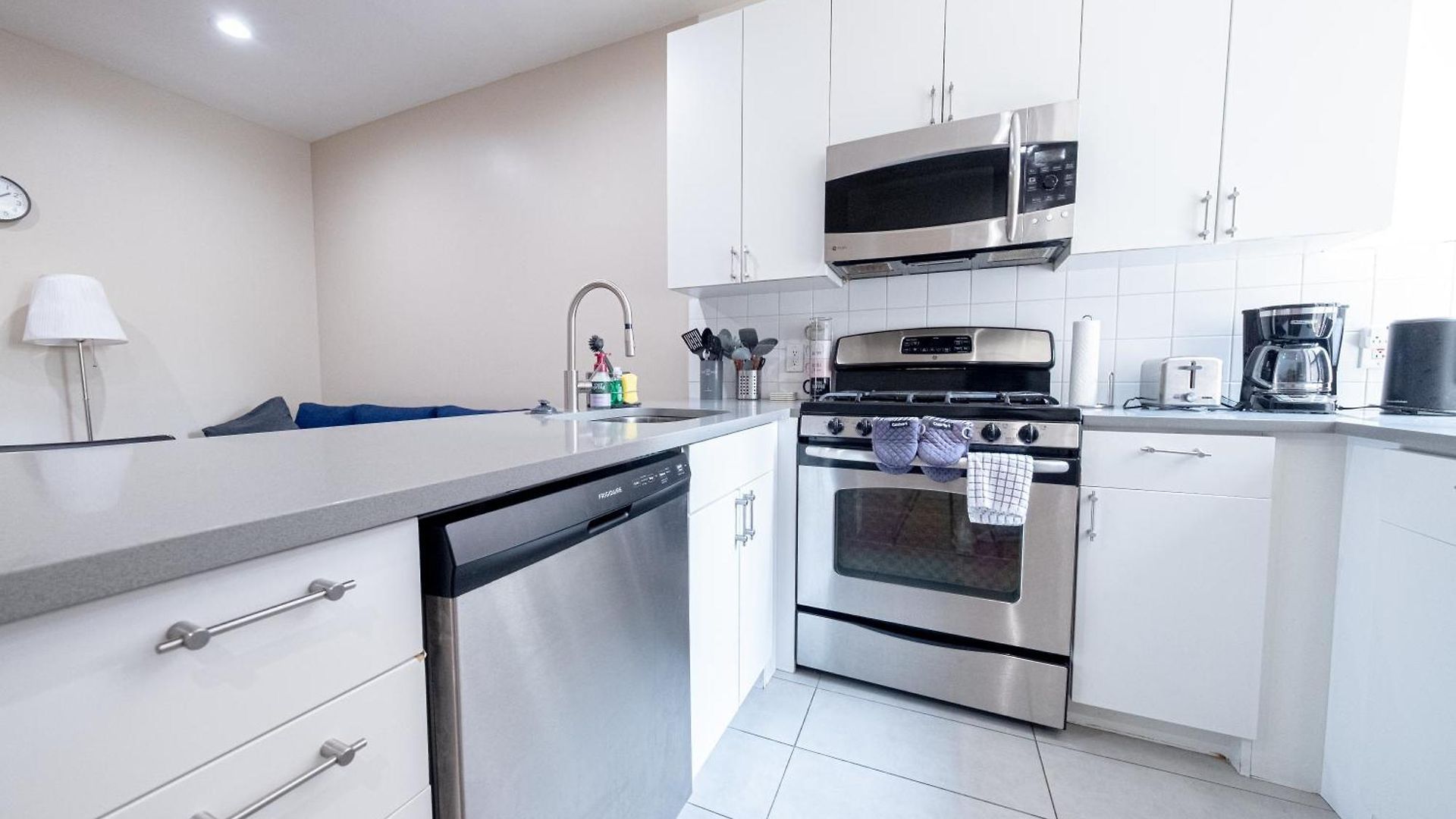3br Two Blocks To Park Elevator, Laundry, Virtual Doorman Apartment