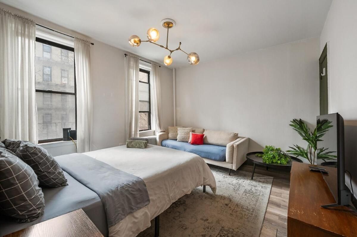 Cozy 2br In Nyc! Lenox Hill!, June To Aug 90 Days Required Apartment New York