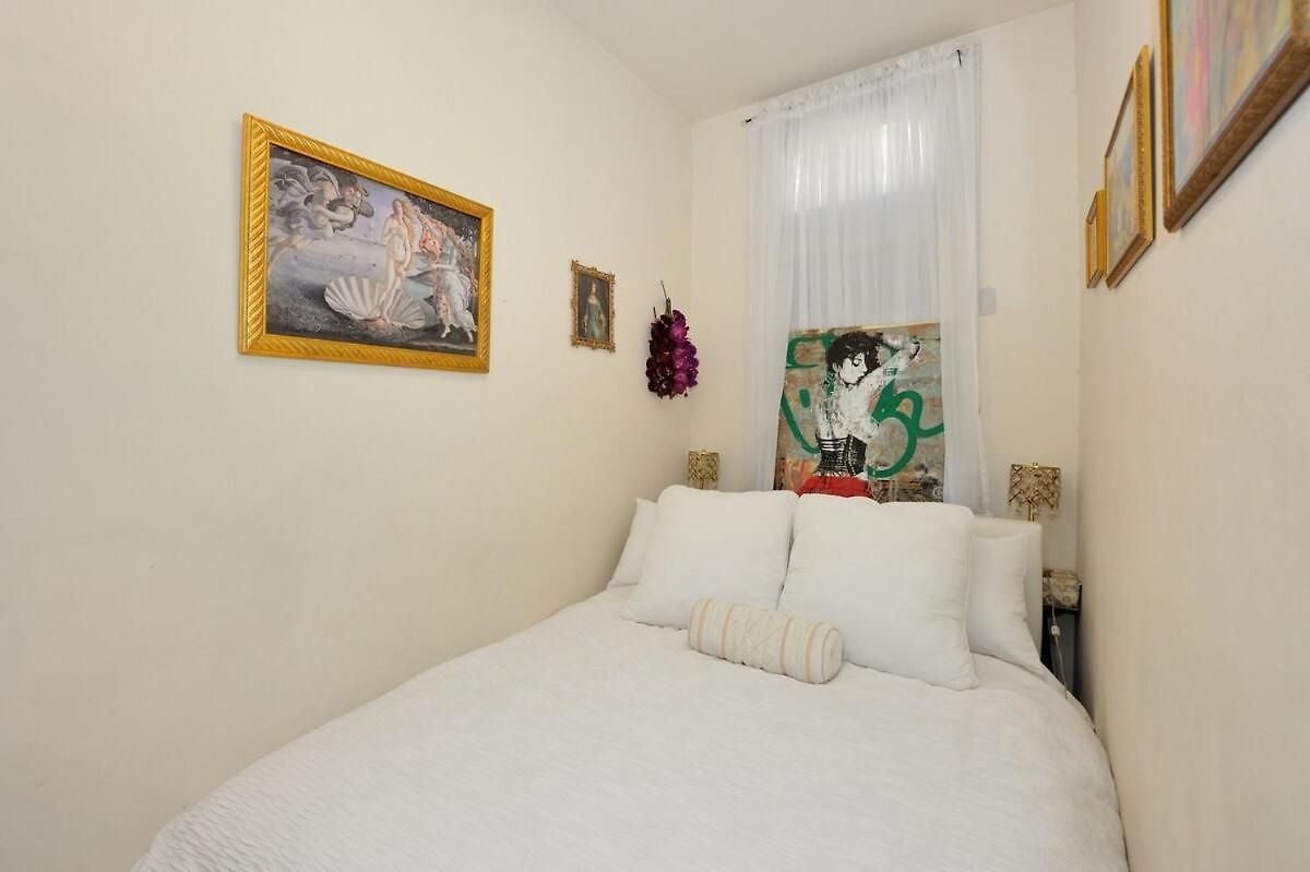 Prime Location Murray Hill! Grand Station!, June To Aug 90 Days Required Apartment *