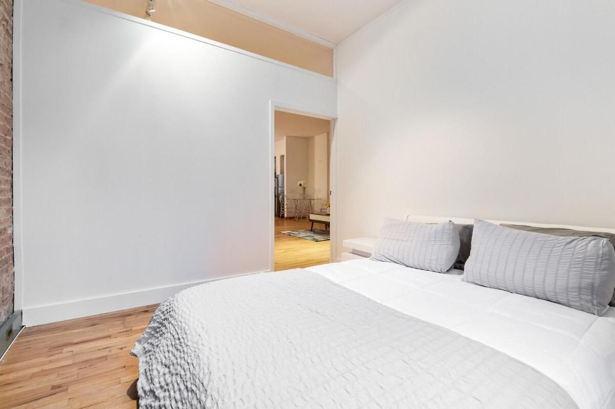 Xl Prime Tribeca Furnished Loft, June To Aug 90 Days Required Apartment