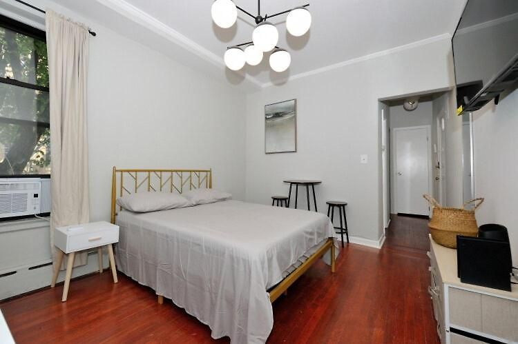 Cozy Near Park!, June To Aug 90 Days Required Apartment