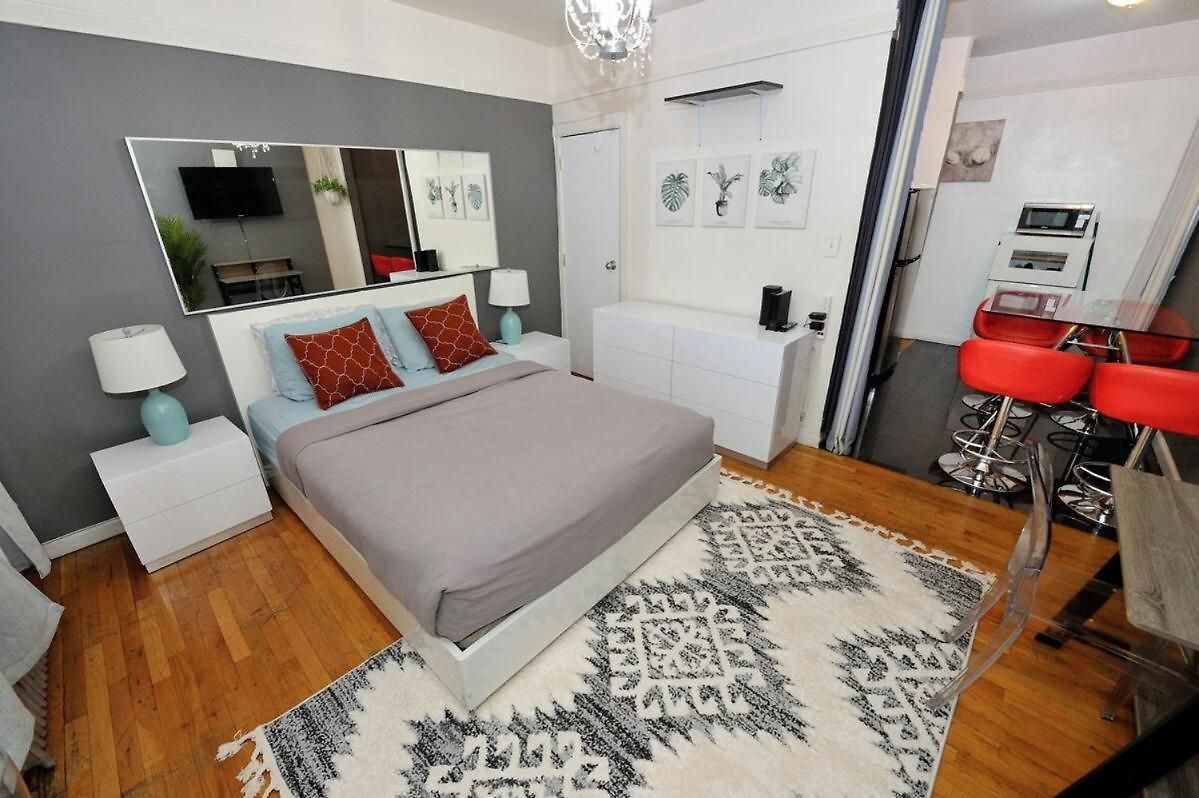 Furnished 2 Bedroom In Lennox Hill, June To Aug 90 Days Required *