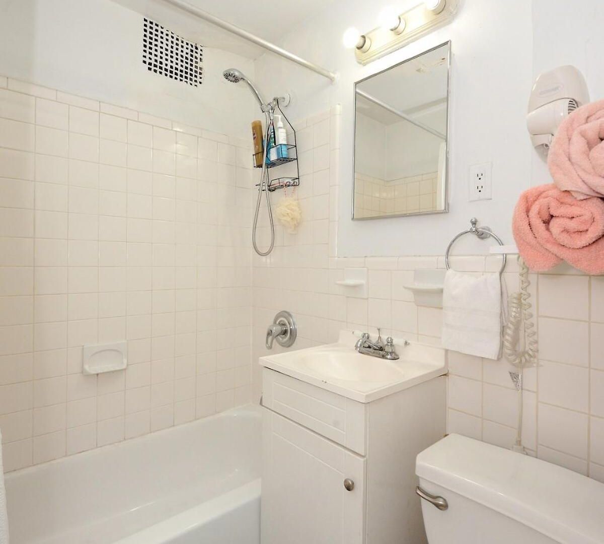 Prime Location Murray Hill! Grand Station!, June To Aug 90 Days Required Apartment *