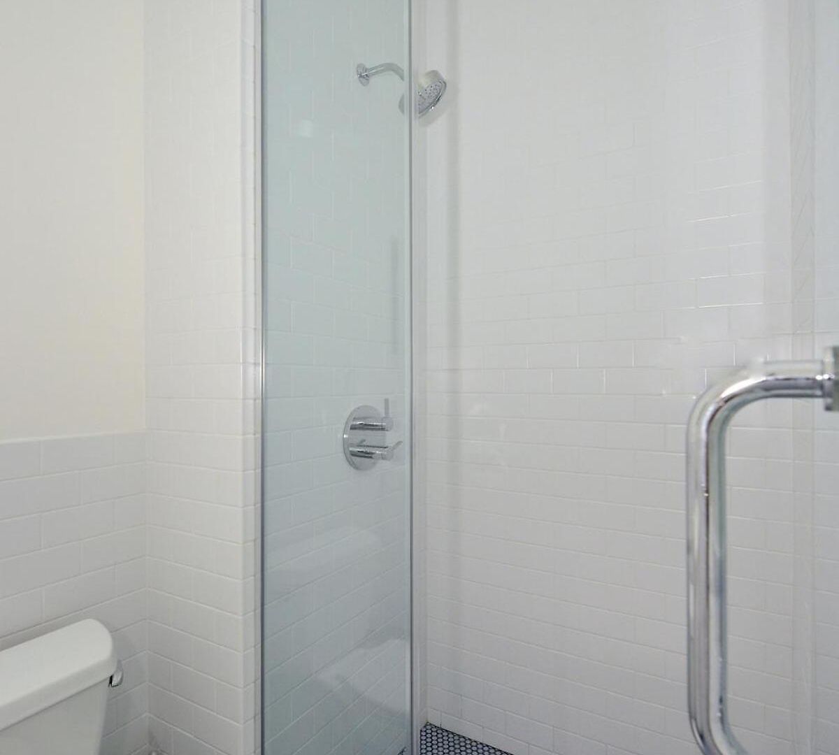 Apartment Spacious 2br 2ba With Rooftop Walk To Times Square, June To Aug 90 Days Required *
