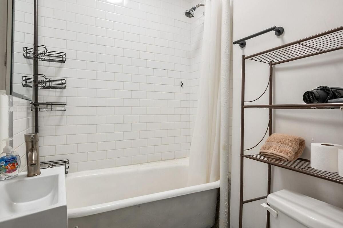 Cozy 2br In Nyc! Lenox Hill!, June To Aug 90 Days Required * New York