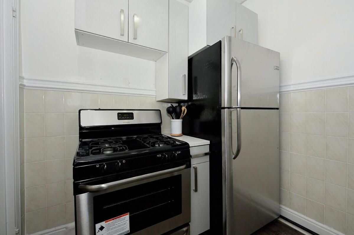 Amazing 4 Bedroom 1 Bth Laundry Dishwasher, June To Aug 90 Days Required New York