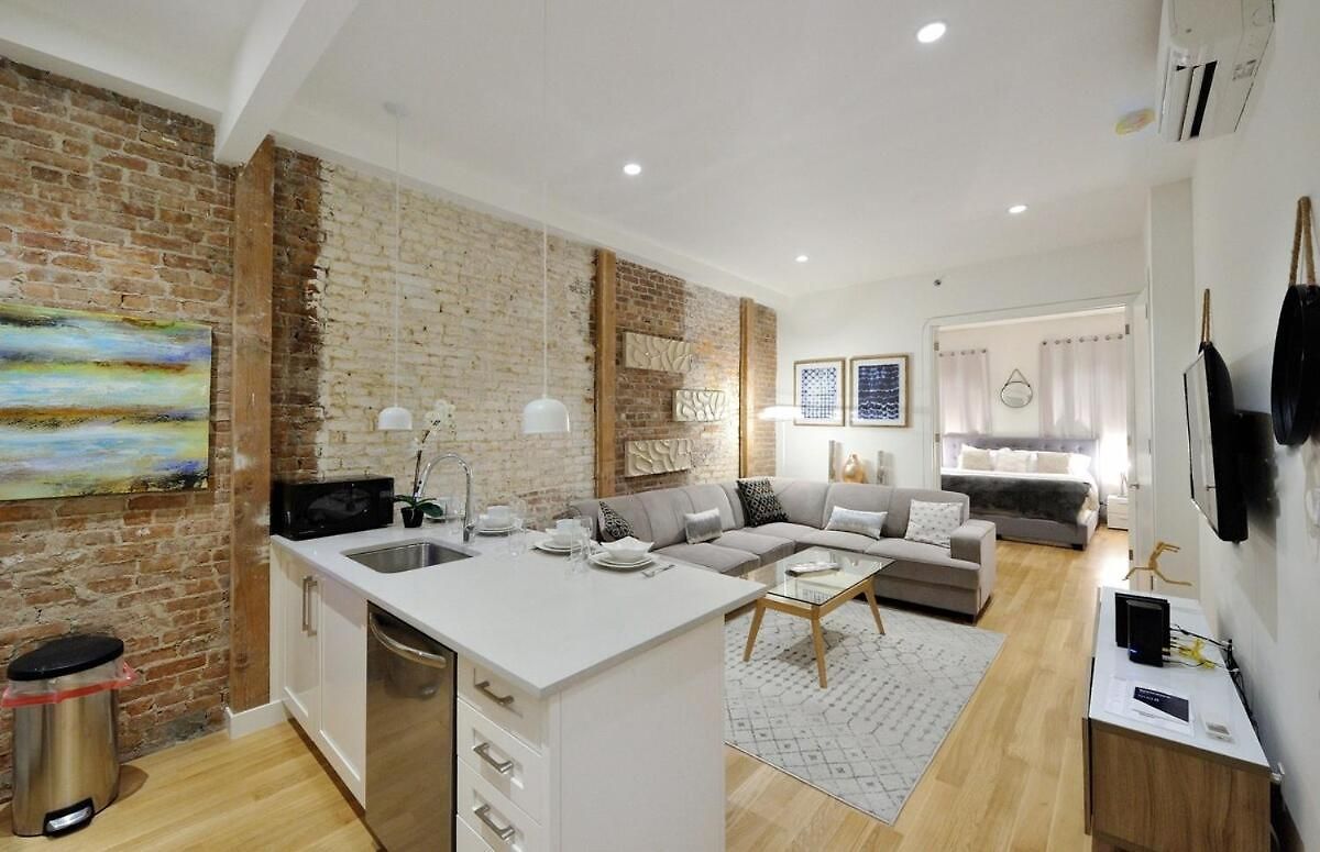 Spacious 2br 2ba With Rooftop Walk To Times Square, June To Aug 90 Days Required Apartment