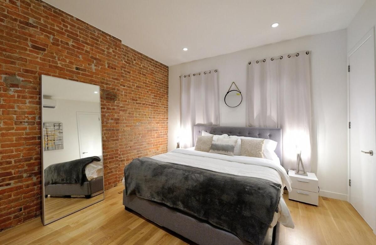 Spacious 2br 2ba With Rooftop Walk To Times Square, June To Aug 90 Days Required