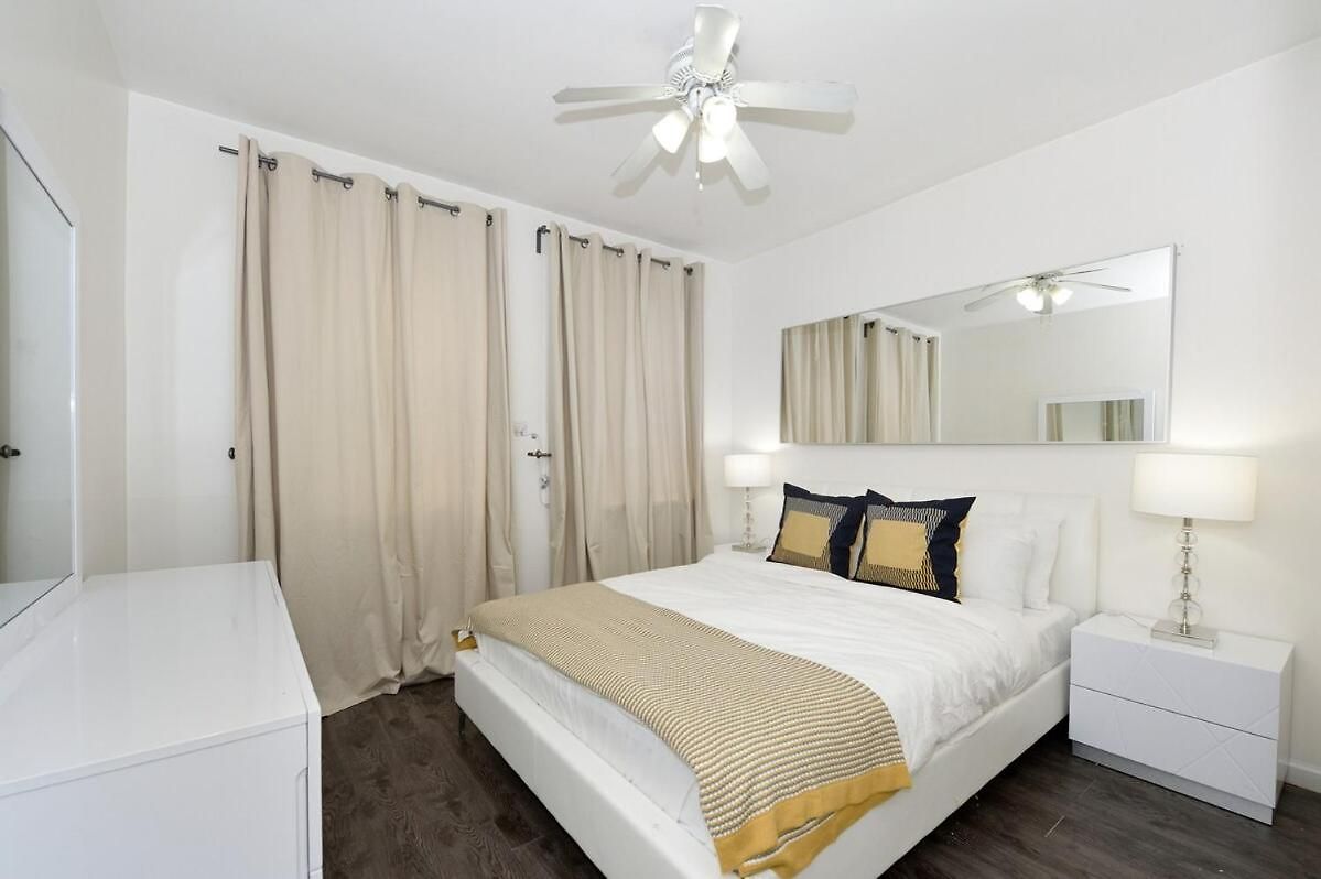 Amazing 4 Bedroom 1 Bth Laundry Dishwasher, June To Aug 90 Days Required Apartment