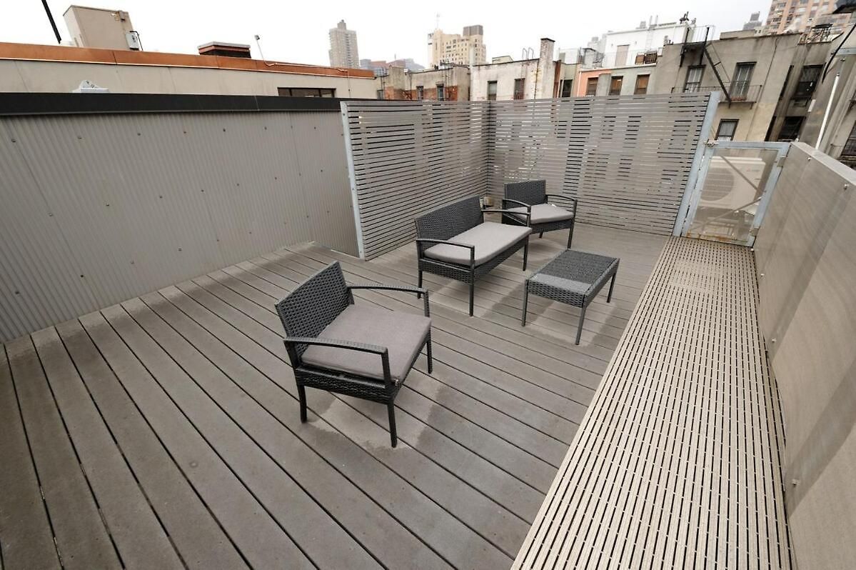 Spacious 2br 2ba With Rooftop Walk To Times Square, June To Aug 90 Days Required New York