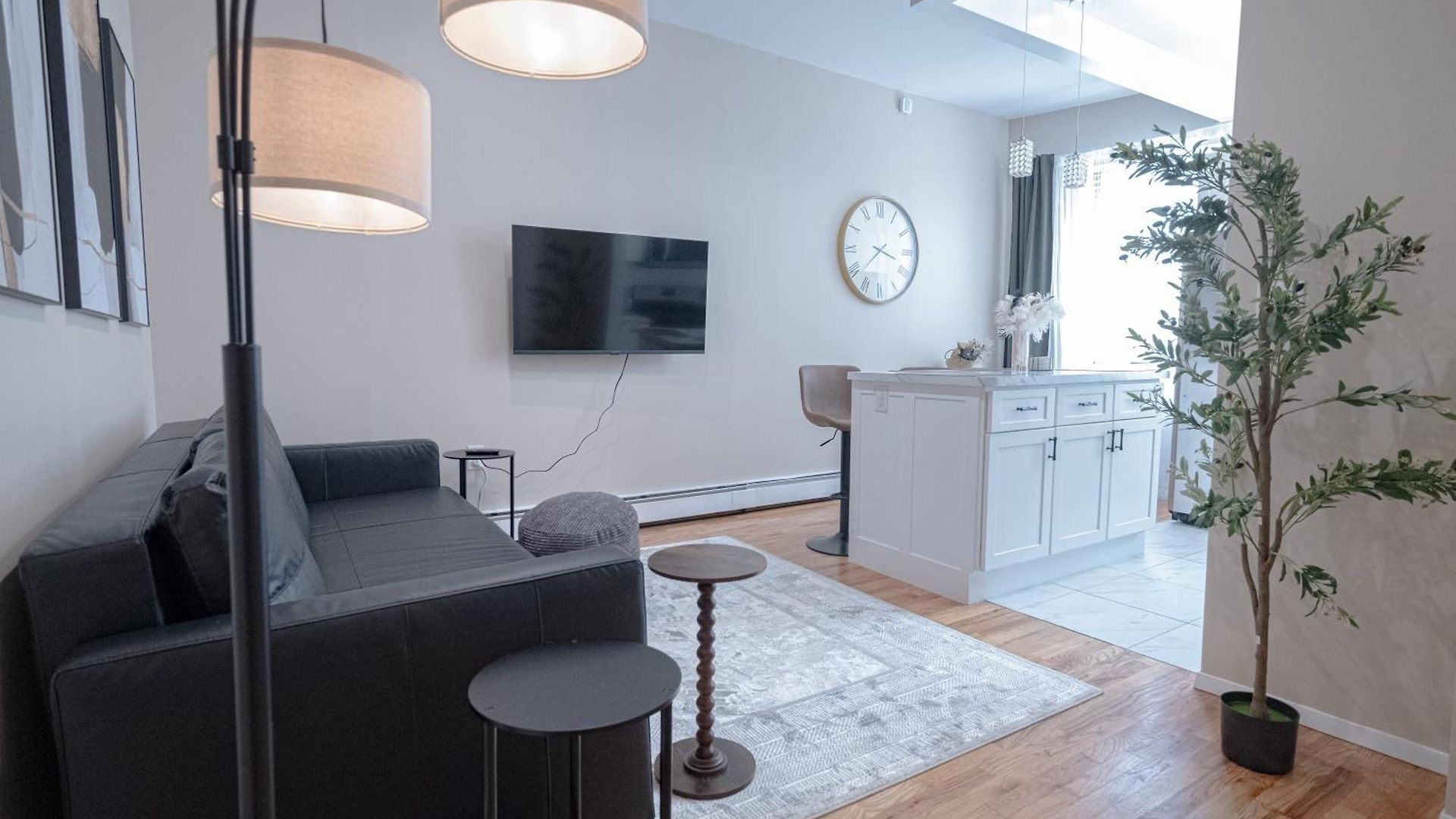 Apartment Sunlit 2br Park North Elevator & Laundry *
