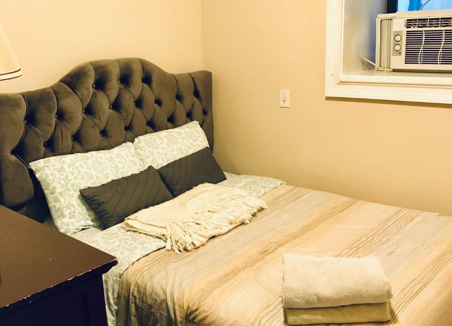 Spacious 4br 2ba With Private Outdoor Space Uws Apartment