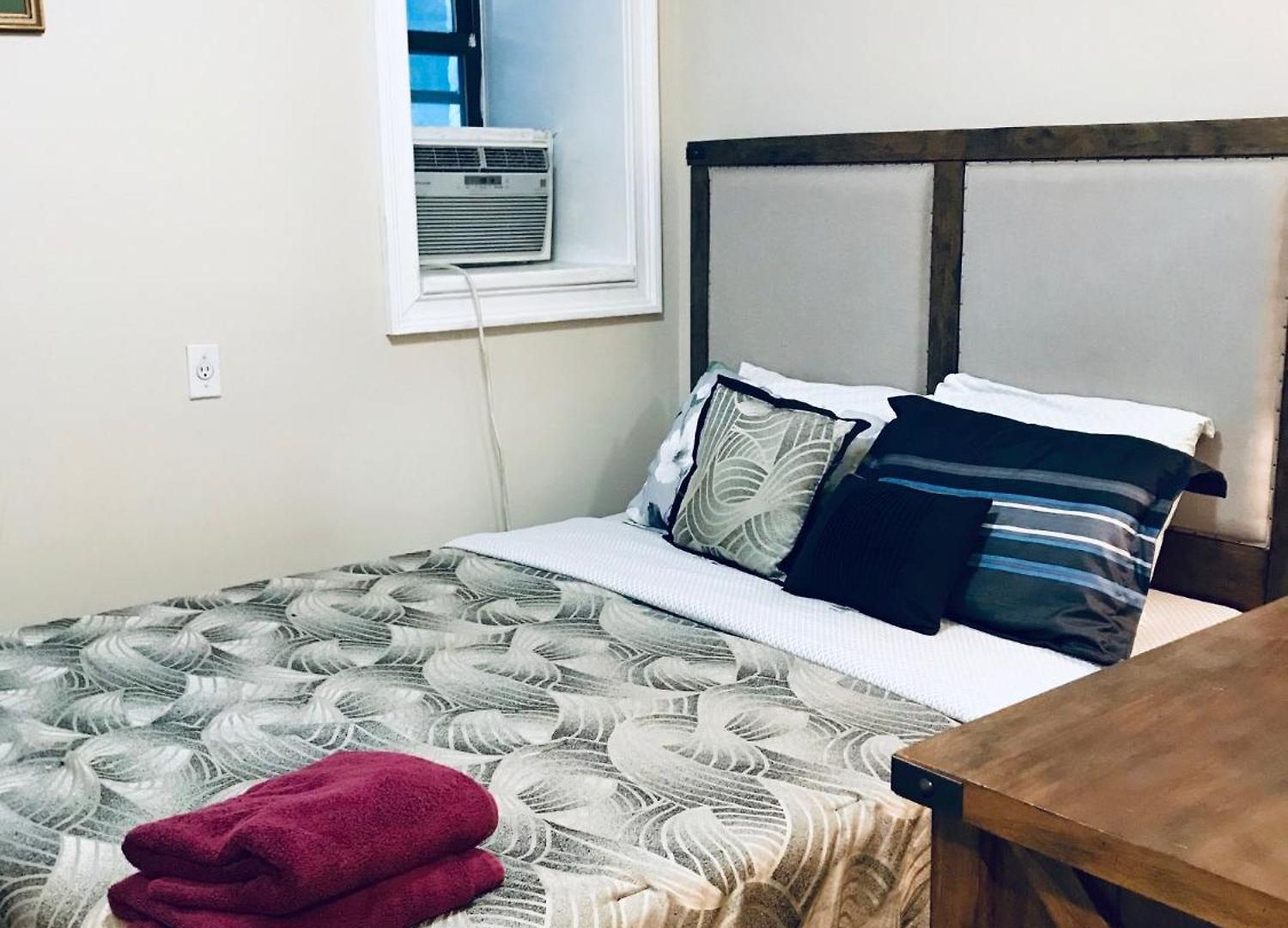 Spacious 4br 2ba With Private Outdoor Space Uws Apartment *