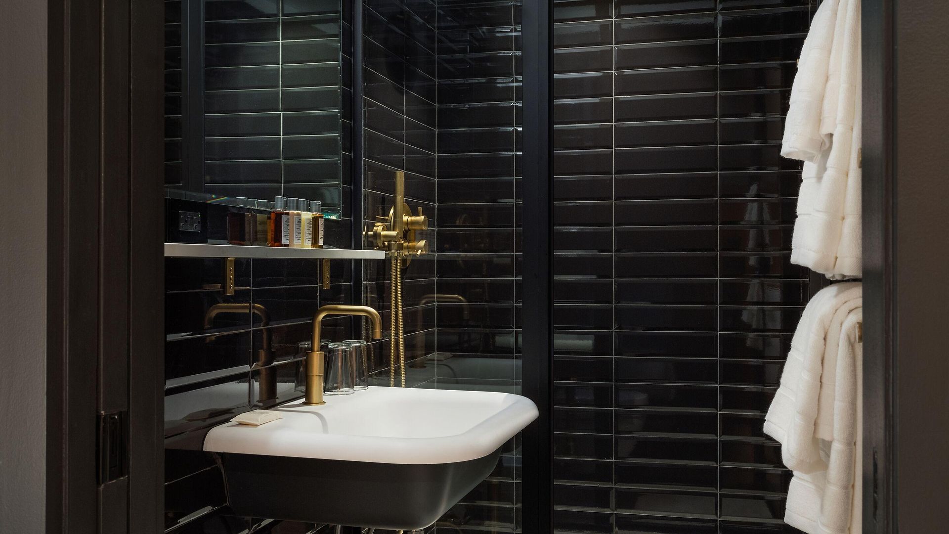 Hotel The Moore, City, A Member Of Design 4*
