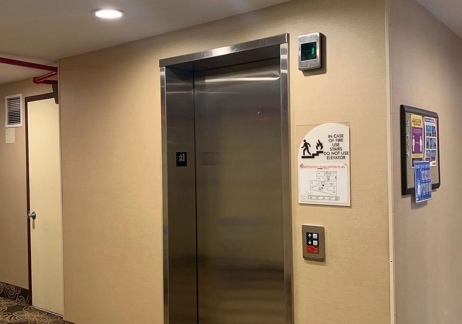 Hotel Sky Flushing/laguardia Airport 4*