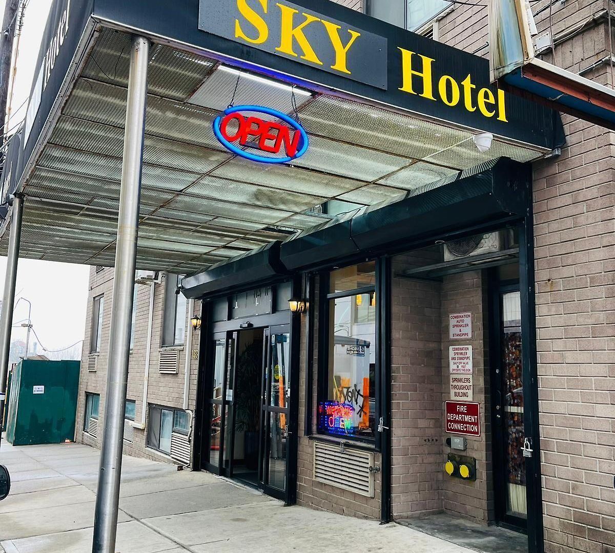 Sky Flushing/laguardia Airport