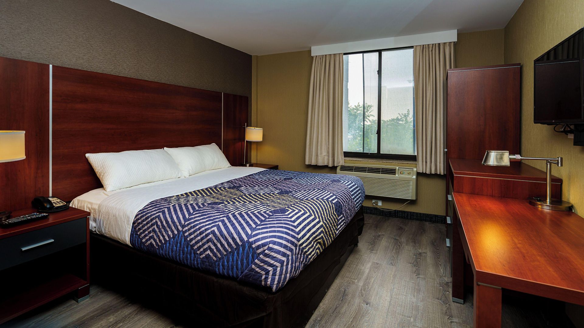 Sky Flushing/laguardia Airport Hotel