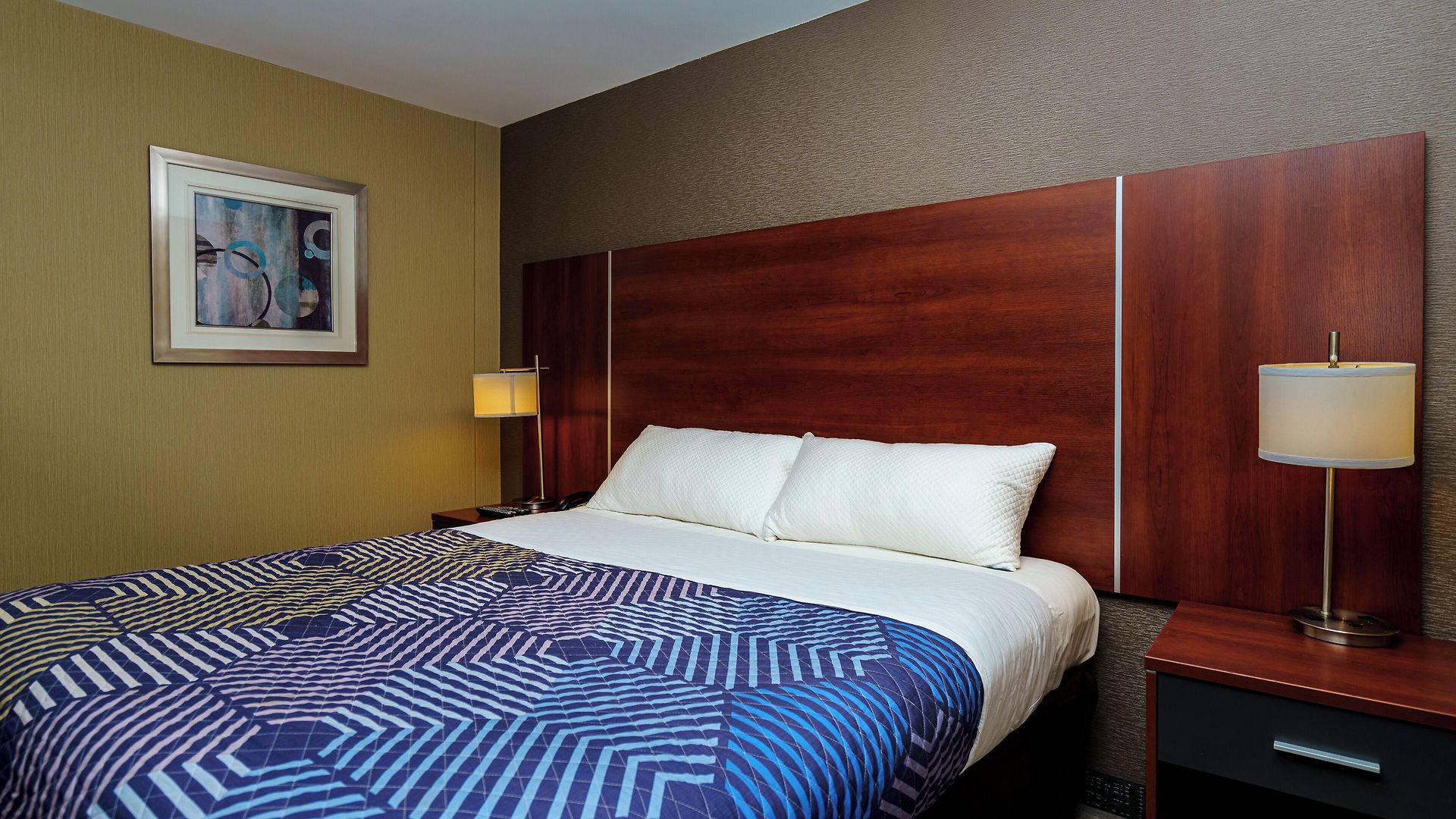 Hotel Sky Flushing/laguardia Airport 4*