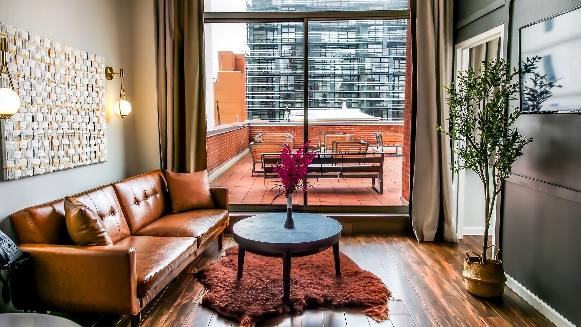The Modernist Hotel 2*