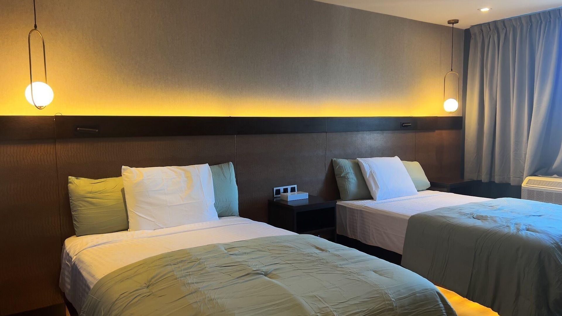Hotel Mirage Brooklyn