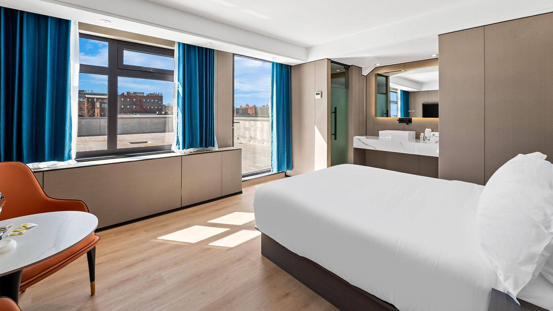 Ly Hotel New York