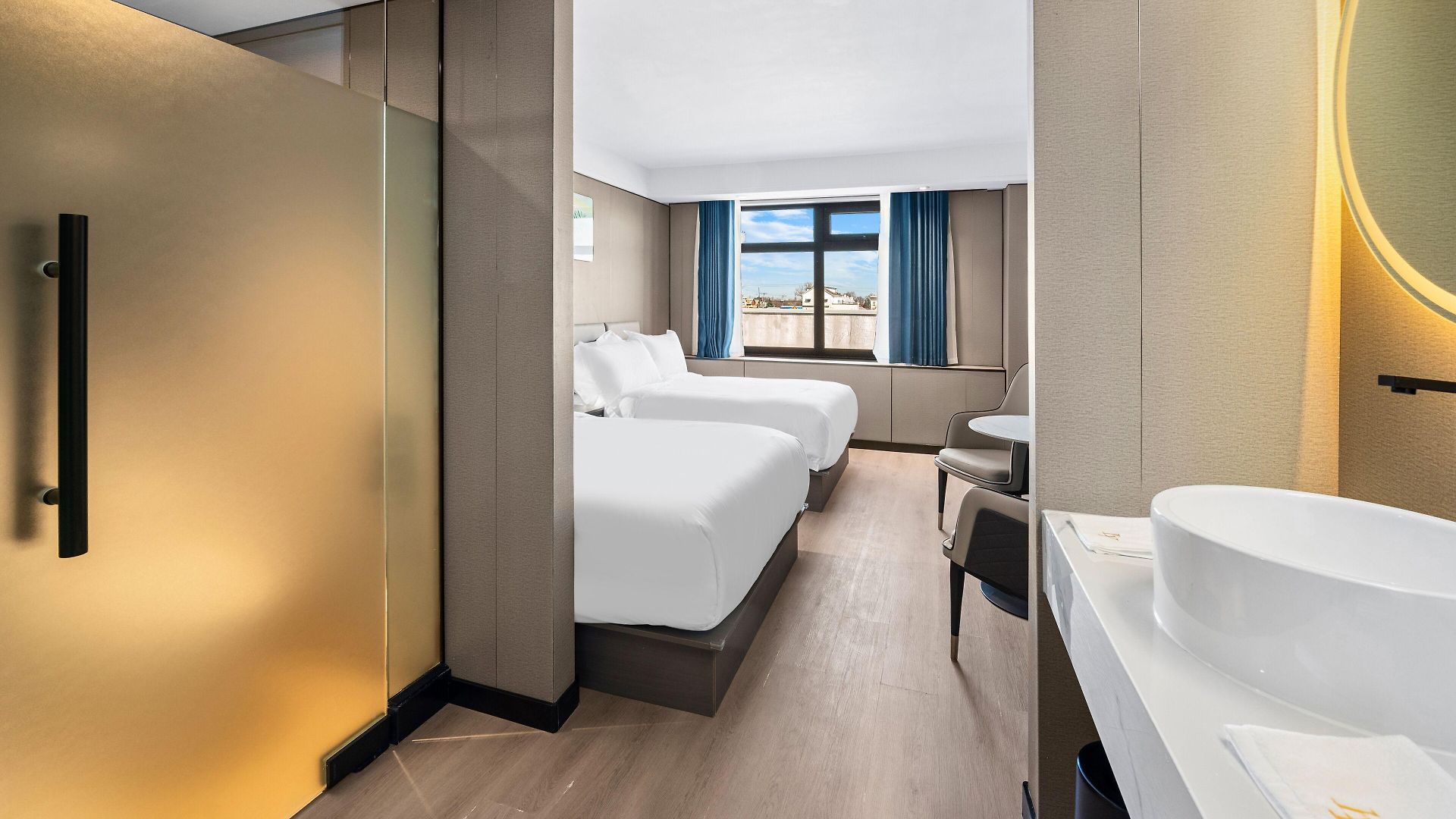 Ly Hotel New York