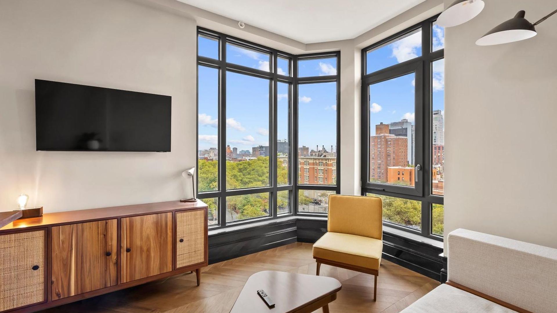 Freeman 903 By Rove Travel - 1br With Shared Amenities *