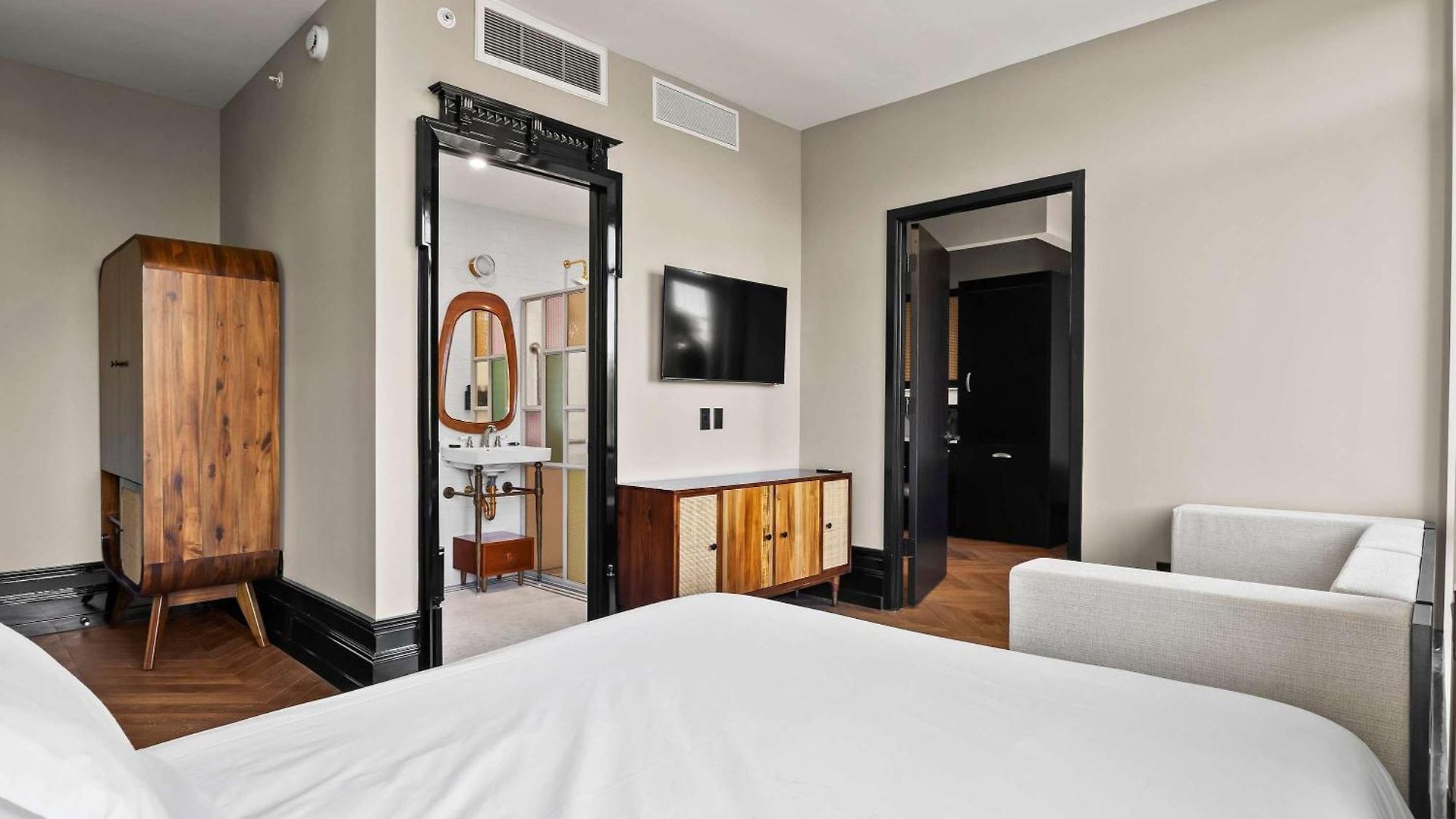 Freeman 503 By Rove Travel - 1br With Shared Amenities New York