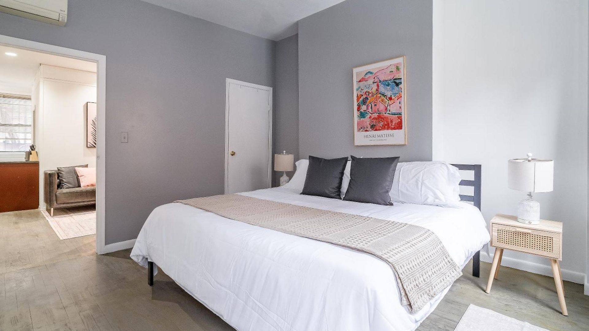 Location! 3br Near Empire State, Madison Square Garden *