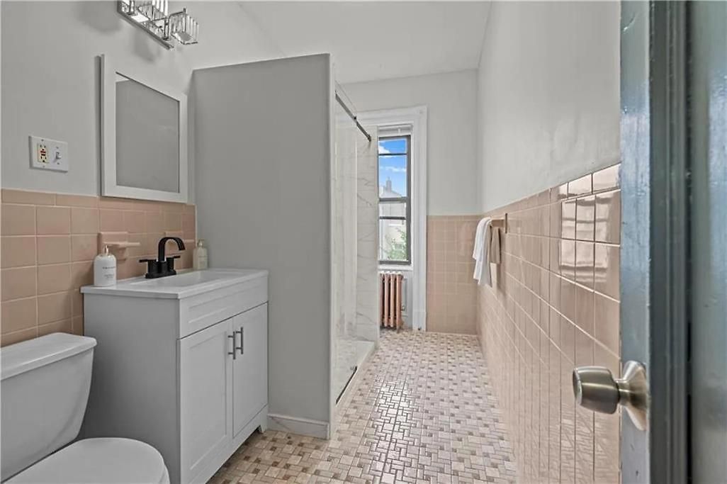 Tranquil 2 Bedroom In Brooklyn