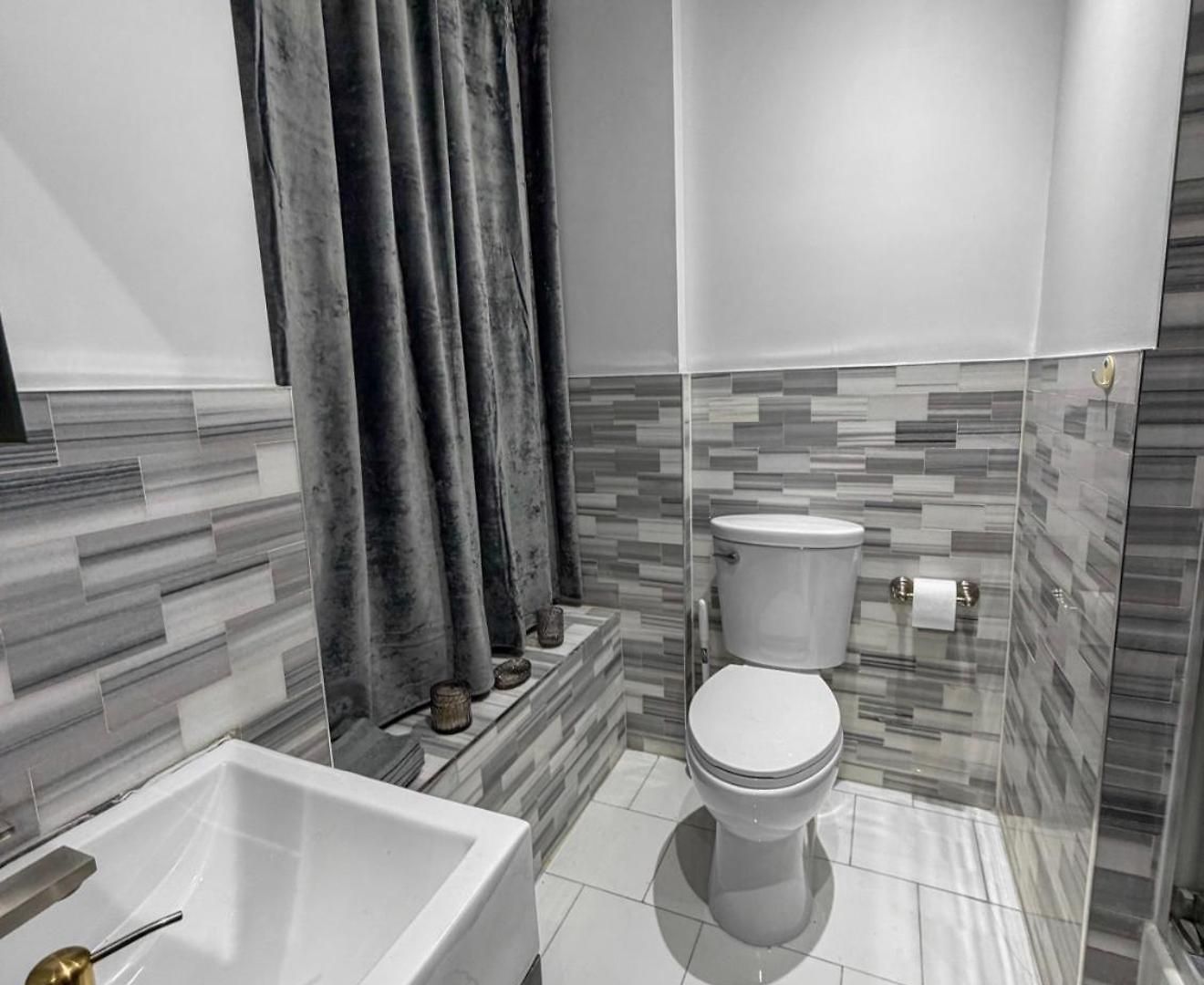 Superb 4-bedroom 1 Block From Park In Vibrant *