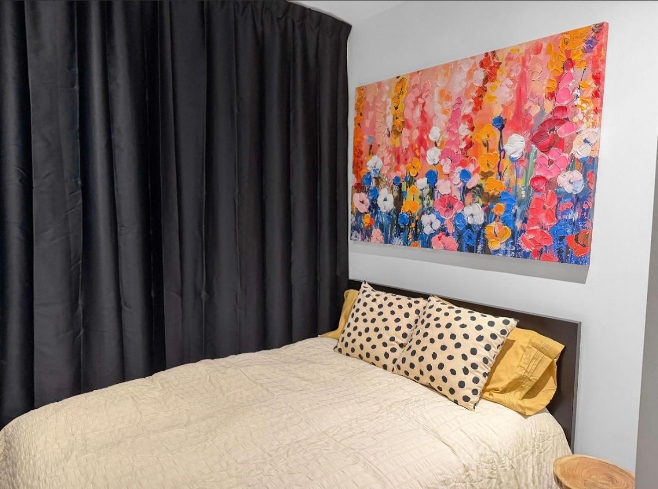 Apartment Superb 4-bedroom 1 Block From Park In Vibrant New York