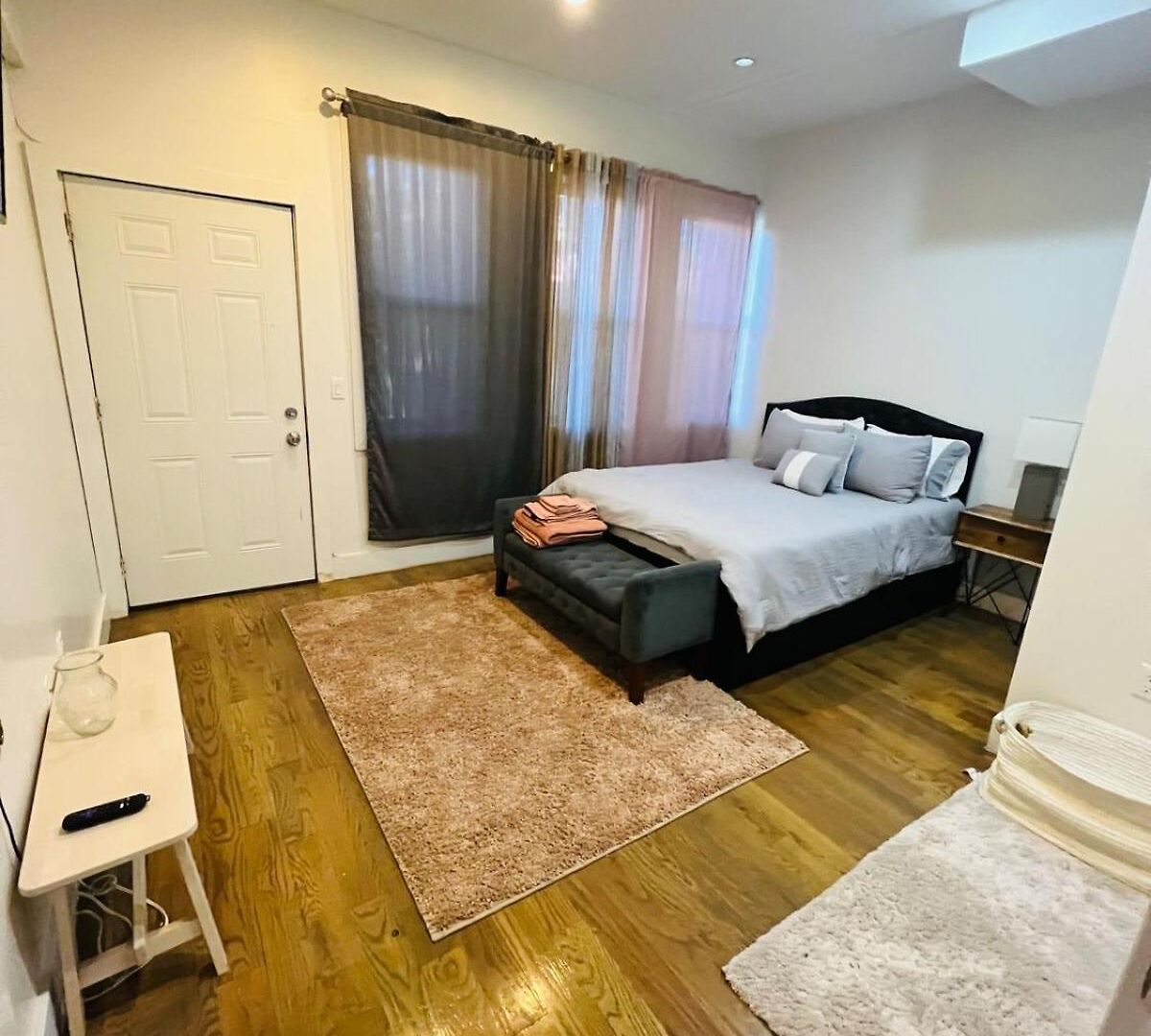Starcrown Apartment *