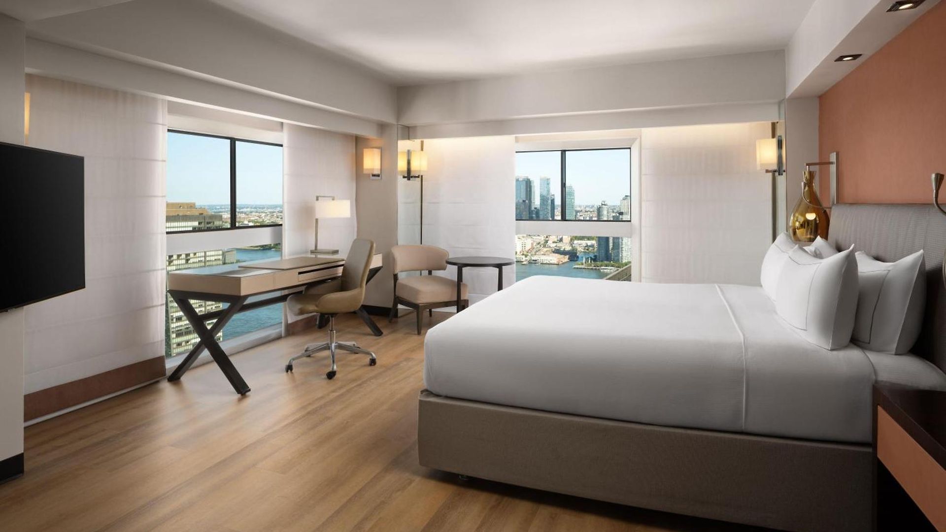 Millennium Hilton One Un Plaza Hotel 4*
