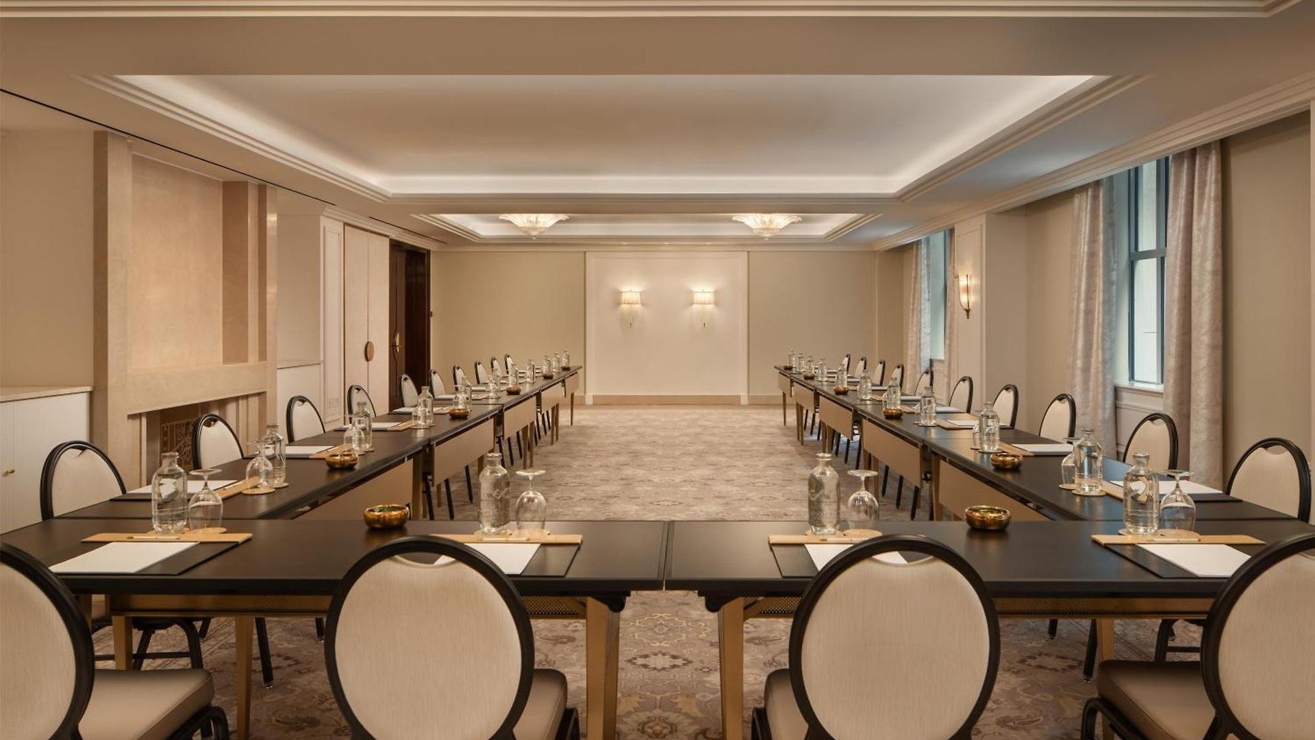 Waldorf Astoria 5*