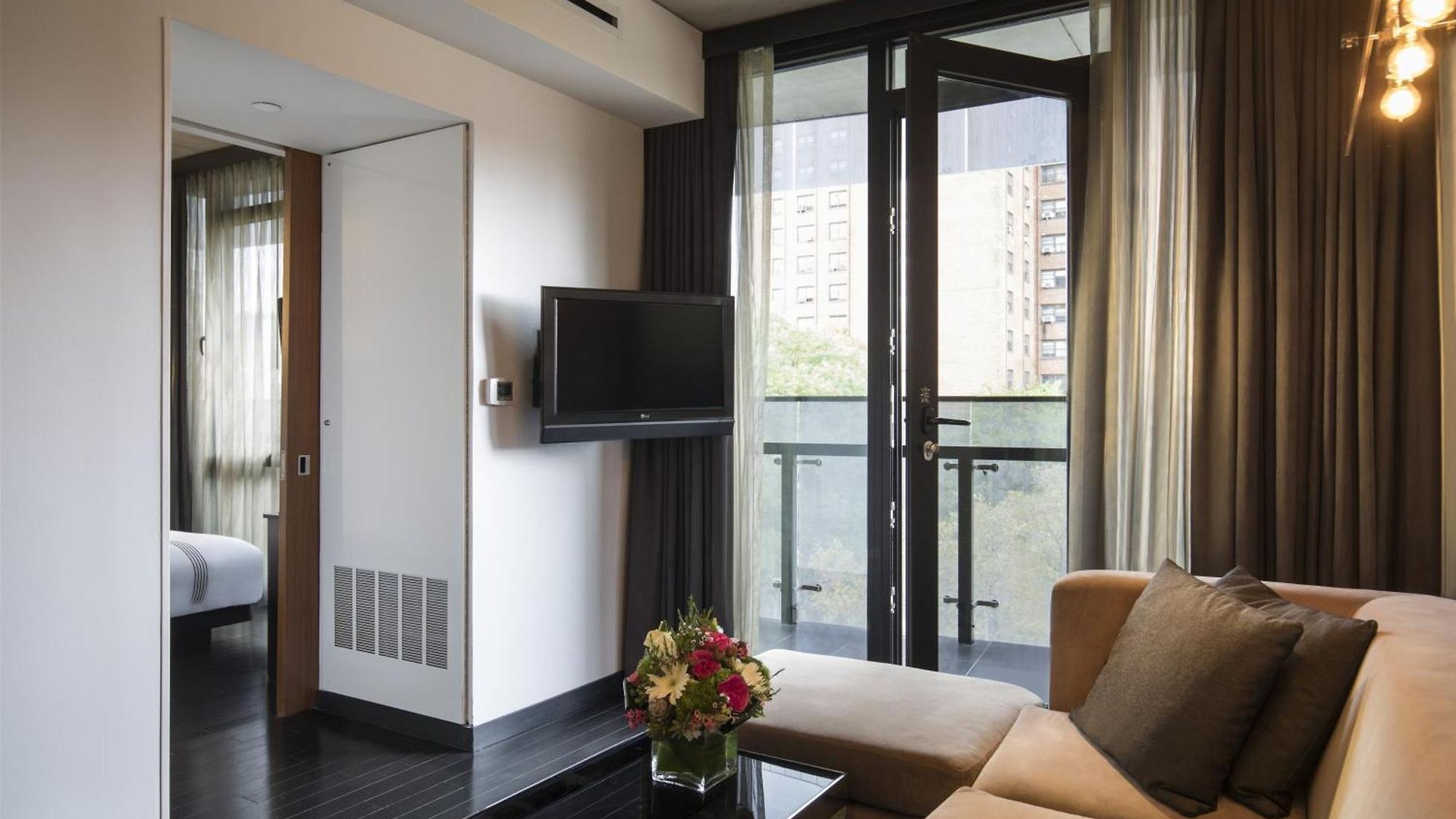 Hotel Sixty Les