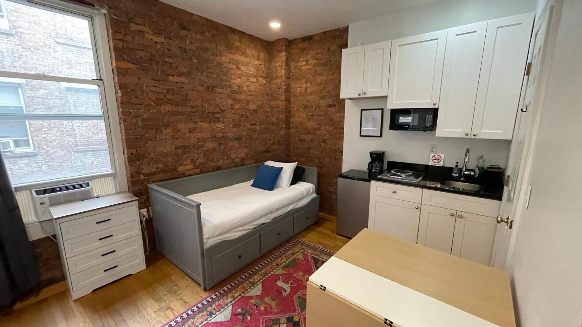 Nest 1 Bedroom With Kitchenette Apartment