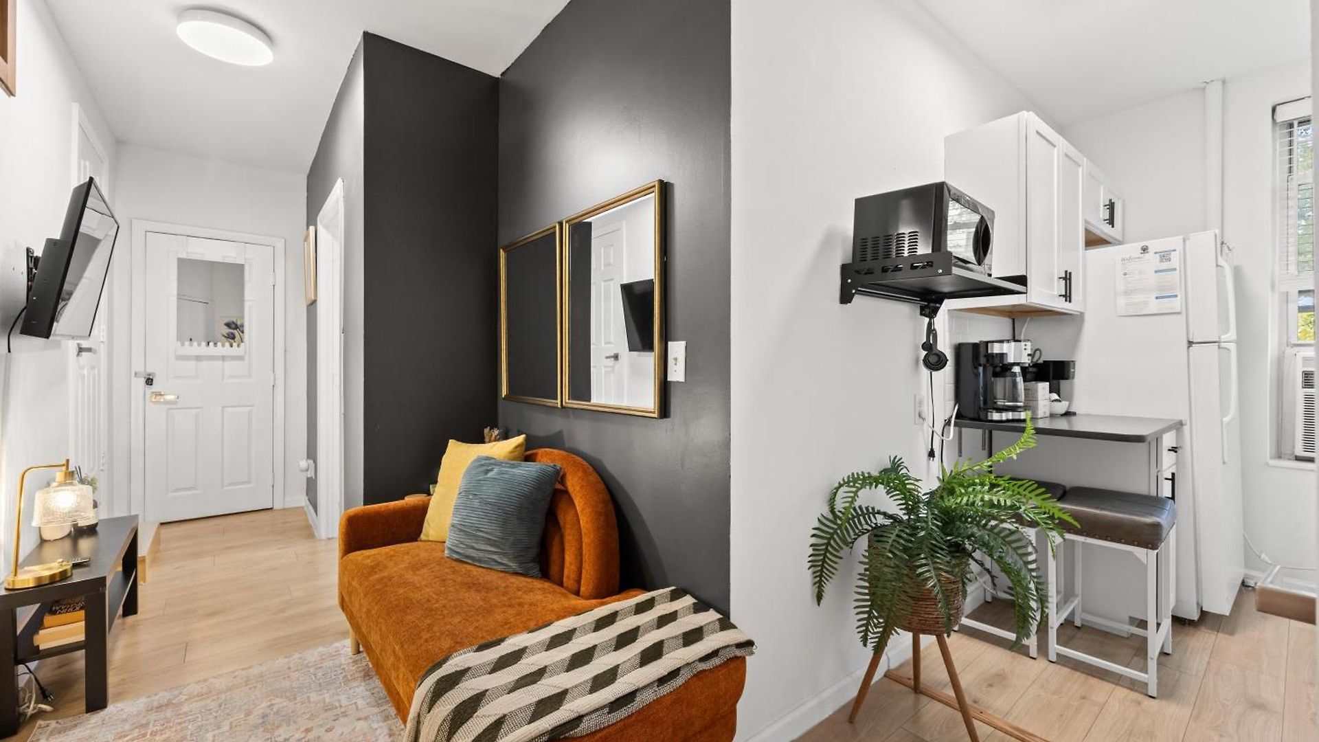 2br In Times Square Near Restaurants * New York