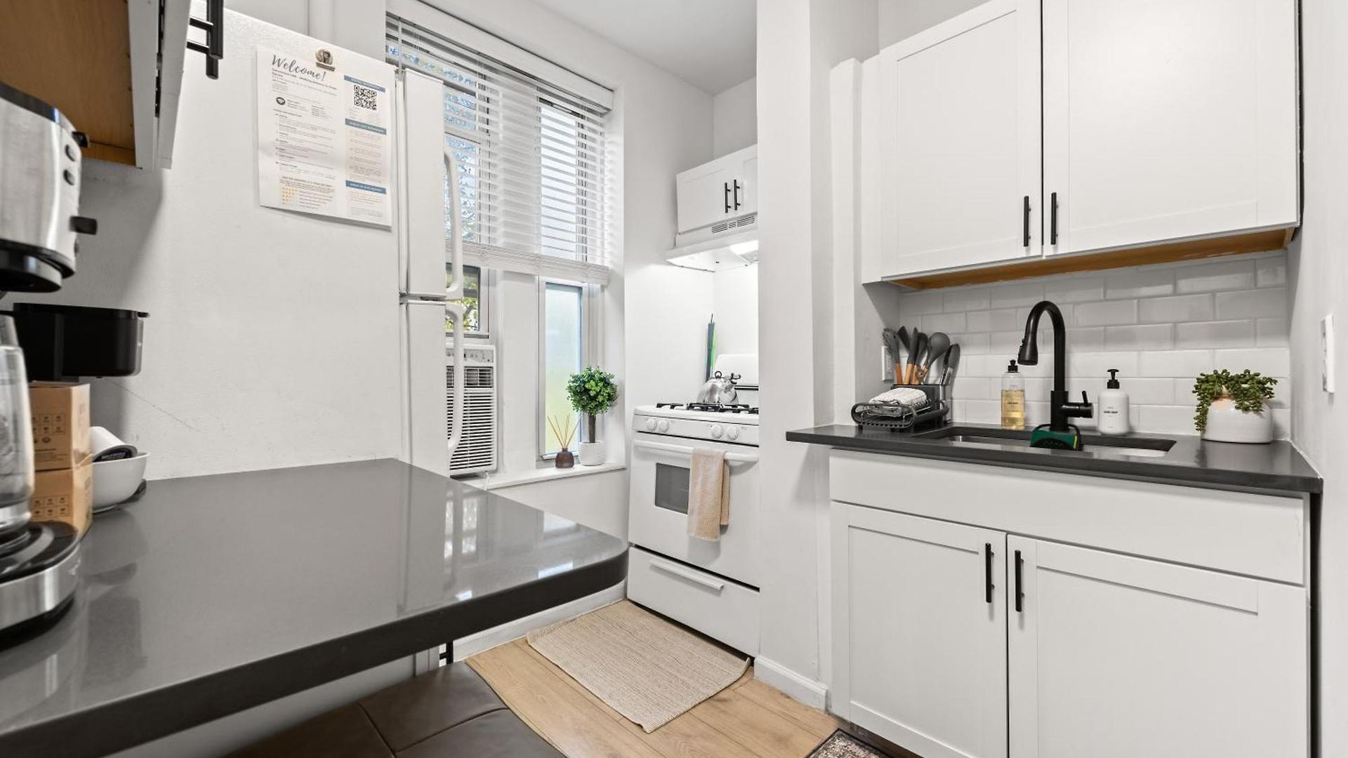 2br In Times Square Near Restaurants Apartment *