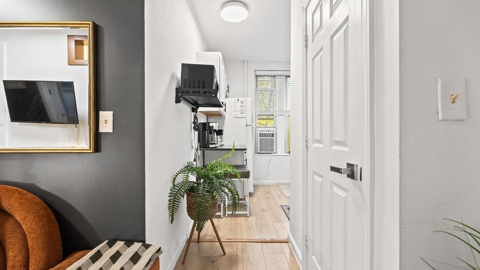 2br In Times Square Near Restaurants *