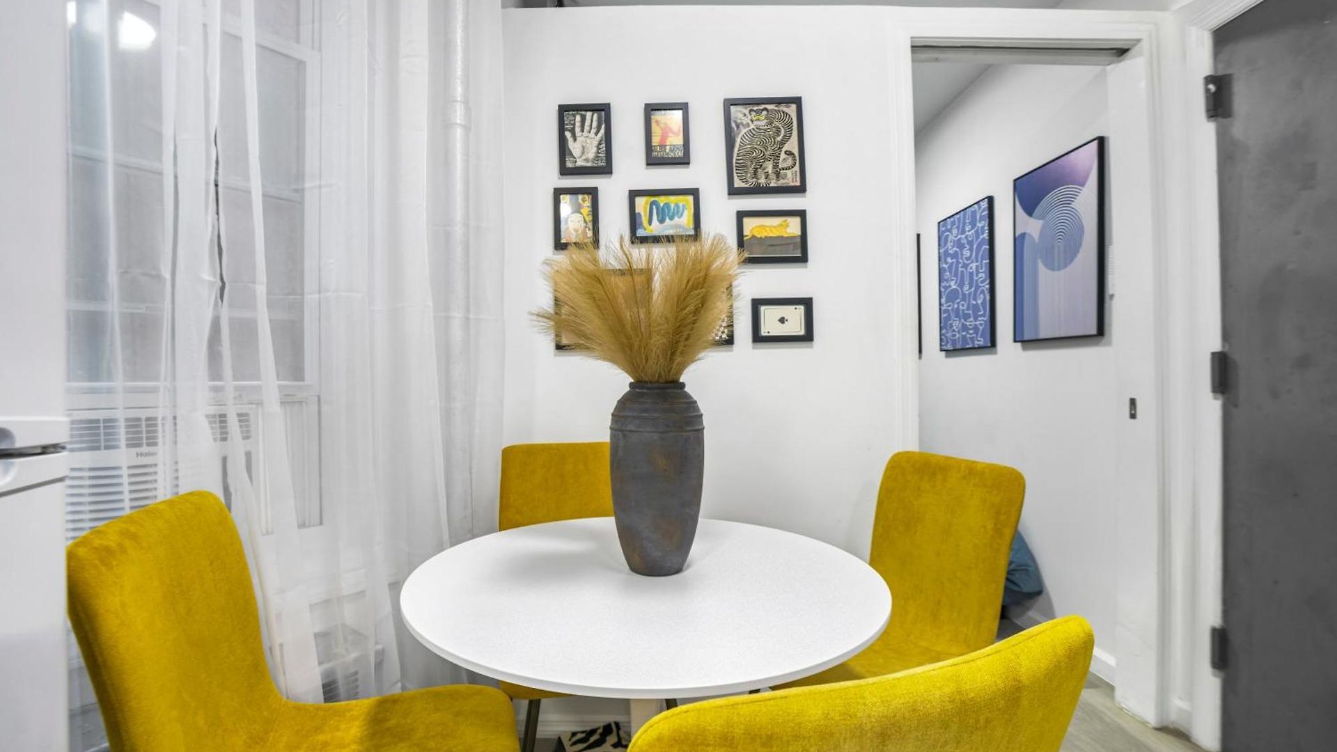 Homelike In The Heart Of China Town Apartment