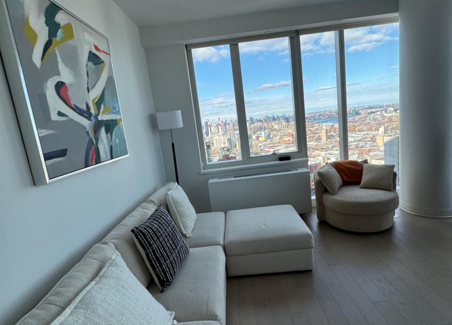 Luxury 2 Bedrooms 2 Bathrooms Corner Breathtaking Views Modern Retreat